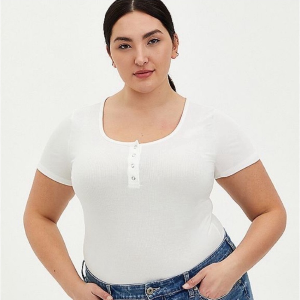 NWT Torrid White Classic Henley Tee, Size 2X